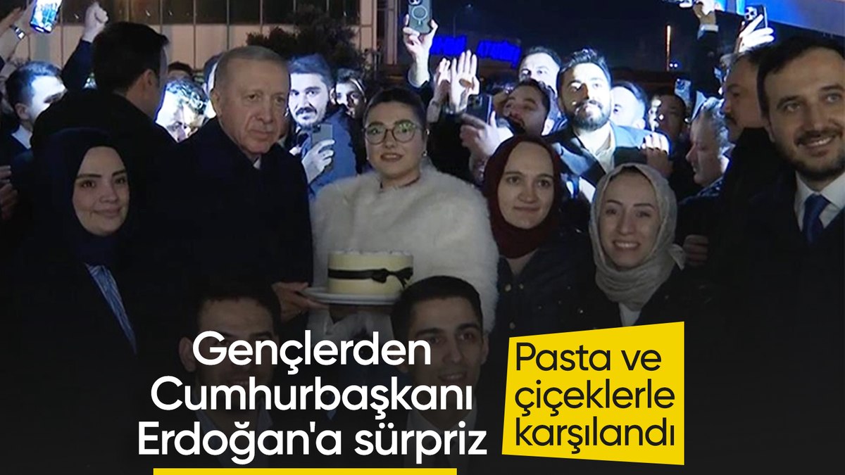 Gençlerden Cumhurbaşkanı Erdoğan’a doğum günü sürprizi