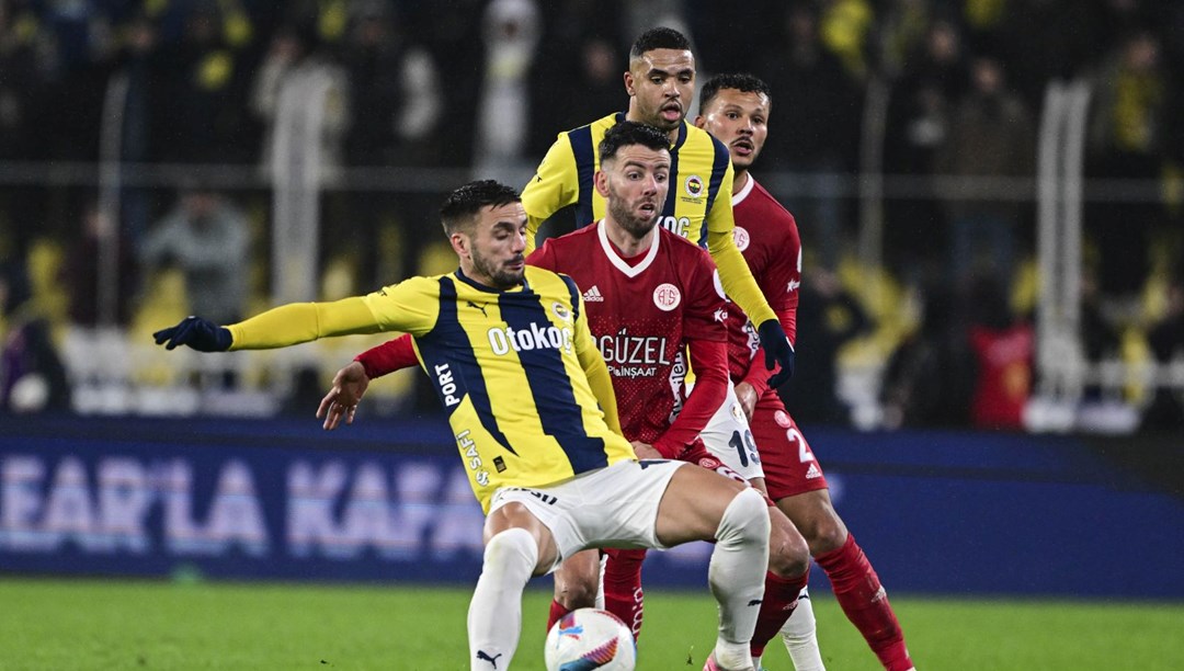 Fenerbahçe’nin farkı 4’e indirmesinin ardından: “Mourinho haklı çıktı, stres Galatasaray’da”
